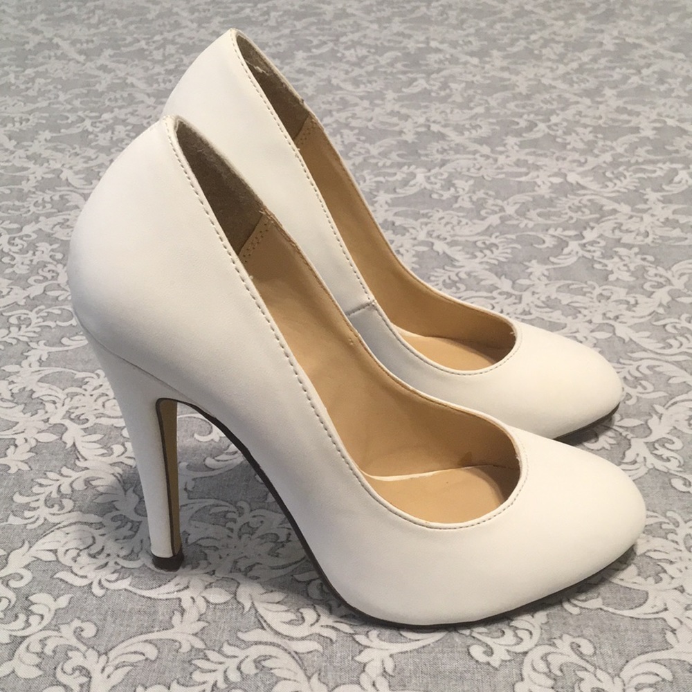 Michael Antonio White Stiletto High Heels